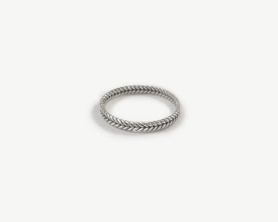 Mazwi Ring / Thin Interwoven Braded Ring